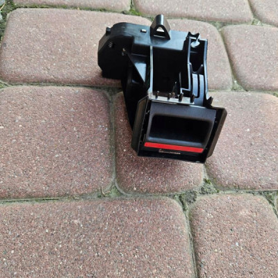 Zamek prawy oparcia fotela plastik kanapy tył tylnej Opel Corsa F C27L19