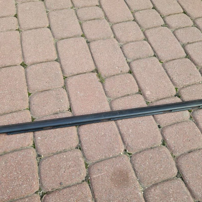 Uszczelka zgarniacz drzwi tył Opel Corsa F E-Corsa 9829498780 39167581