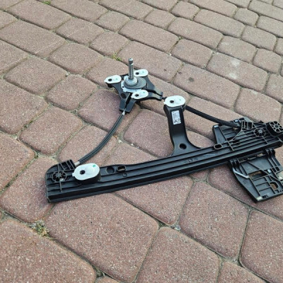 Podnośnik szyby tył tylny korbka prawy Opel Corsa F E-Corsa 9829045880