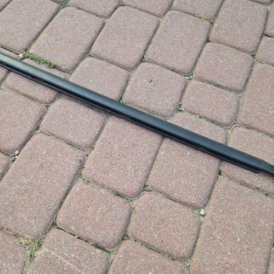 Uszczelka zgarniacz drzwi tył Opel Corsa F E-Corsa 9829498580 39167511