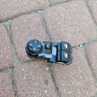 Przełącznik włącznik szyb lusterek Opel Corsa F 39089070