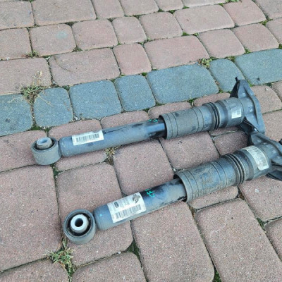 Amortyzator tył tylny komplet Opel Corsa F E-Corsa 9837467280