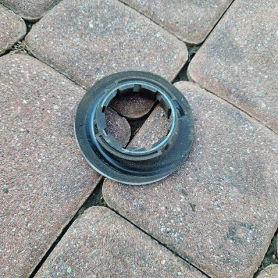 Guma tył tylna sprężyny podkładka Opel Corsa F E-Corsa 9829870880