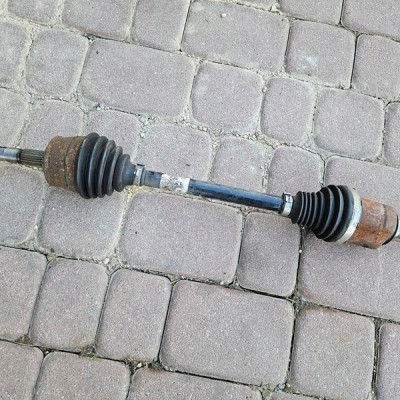 Półoś półośka lewa krótka 1.2 1.4 Opel Corsa E 13149830