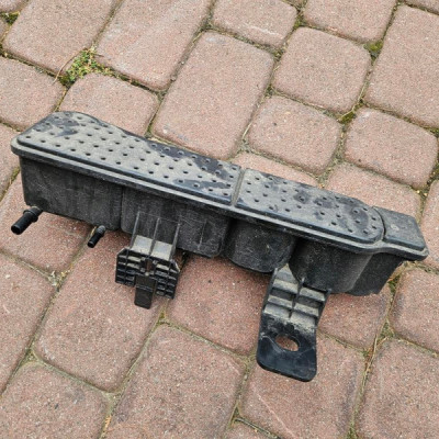 Filtr węglowy 1.2i Opel Corsa F 9829656180