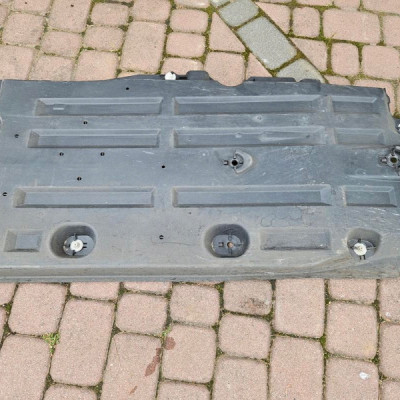 Obudowa osłona podwozia pod auto lewa Opel Corsa F 9823545780