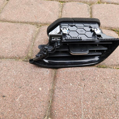 Kratka nawiewu nadmuchu prawa deski EUROPA Opel Corsa F 39198539