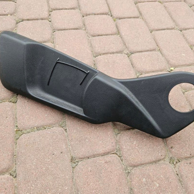 Obudowa osłona fotela kierowcy lewa plastik Opel Corsa F 9824492380