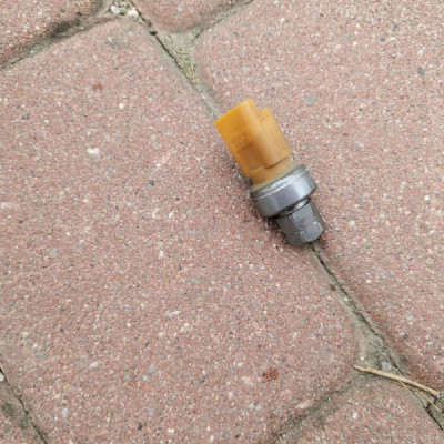 Czujnik ciśnienia klimatyzacji Opel Corsa F 9673006380