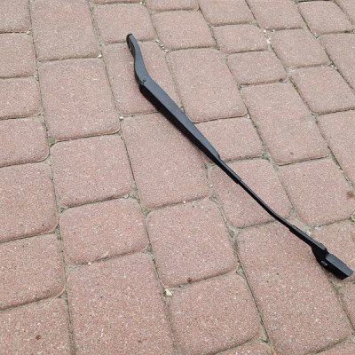 Ramie wycieraczki pióro lewe EUROPA Opel Corsa F 9822931680