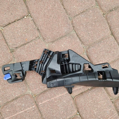 Mocowanie ślizg zderzaka tył tylny prawy Opel Corsa F 39184798 9830072280