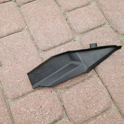 Podszybie lewe osłona zakończenie Opel Corsa F 9823302080