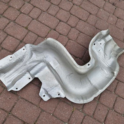 Obudowa osłona termiczna wydechu Opel Corsa F 9823981580