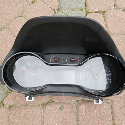 Licznik zegary EUROPA 1.2 Opel Corsa F 9831576180