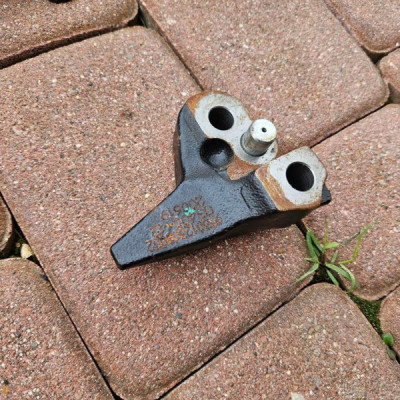 Uchwyt mocowanie wspornik łapa Opel Corsa F Peugeot 208 9830123080