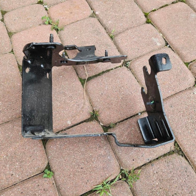 Mocowanie wspornik pompy VACUM Opel Corsa F Peugeot 208 9826638780