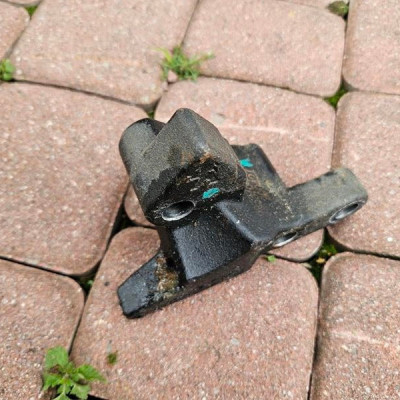 Uchwyt mocowanie wspornik łapa Opel Corsa F Peugeot 208 9833764480