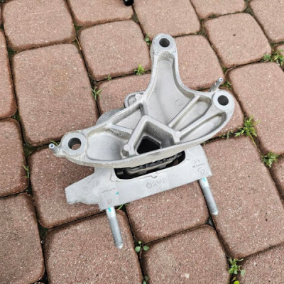 Łapa poduszka silnika  9826551380 Opel Corsa F Peugeot 208