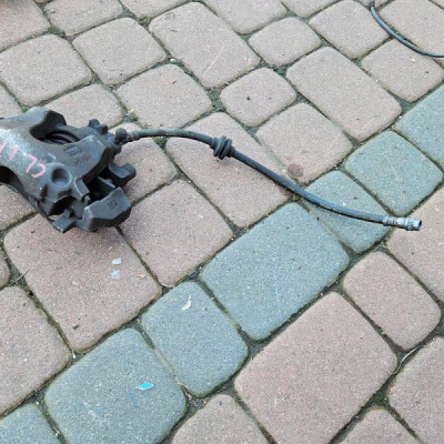 Zacisk przód przedni lewy Renault Clio 4 IV