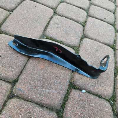 Wspornik belka mocowanie łapa prawa prawy Renault Clio 4 IV