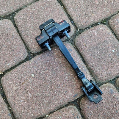 Ogranicznik drzwi tył tylny LEWY - PRAWY Renault Clio 4 IV