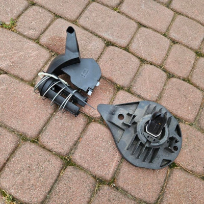 Uchwyt mocowanie koła zapasowego Renault Clio 4 IV 8200922466 8200269378