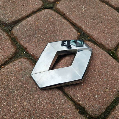 Znaczek emblemat klapy tył tylnej logo Renault Clio 4 IV 908897724R