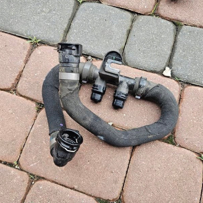 Przewód rura wąz wody chłodnicy elektryk Peugeot 208 Opel Corsa F 820