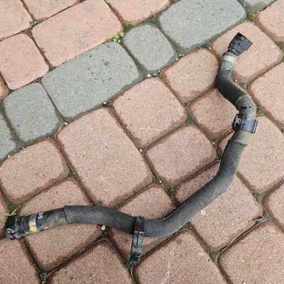 Przewód rura wąz wody chłodnicy elektryk Peugeot 208 Opel Corsa F 786