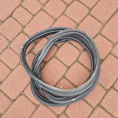 Uszczelka bagażnika tył tylna 3 drzwi Opel Corsa D