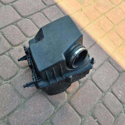 Obudowa filtra powietrza 1.7CDTI Opel Corsa D 13300210