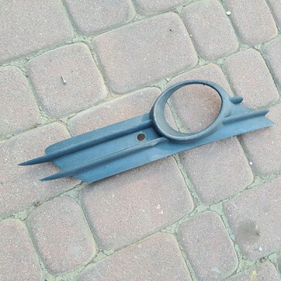 Kratka zderzaka przód przednia prawa Opel Corsa D 13211479