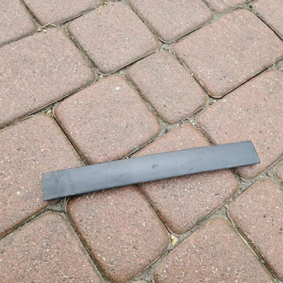 Uszczelka dachowa lewa przednia relingu mocowanie Opel Mokka MOKKA X