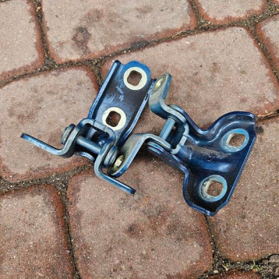 Zawias zawiasy drzwi przód przednie prawe Z22W Opel Mokka MOKKA X