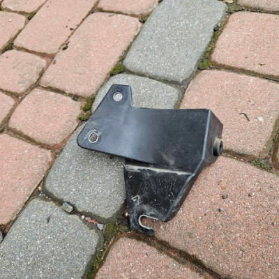 Uchwyt mocowanie wspornik pompy ABS hamulca Opel Mokka MOKKA X