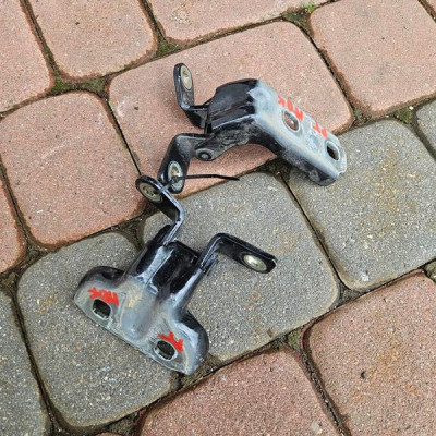 Zawias zawiasy drzwi tył tylne prawe Z22c GAR Opel Mokka MOKKA X