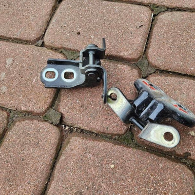 Zawias zawiasy drzwi przód przednie lewy Z22c GAR Opel Mokka MOKKA X