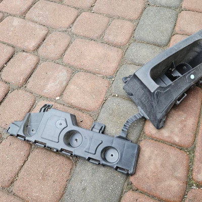 Ślizg tył tylny prawy mocowanie zderzaka Opel Mokka MOKKA X 95256262