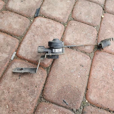 Poziomica tył tylna lamp poziomowania Opel Mokka MOKKA X 95137279