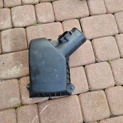 Obudowa osłona górna filtra powietrza 1.7CDTI Opel Mokka MOKKA X 25922420