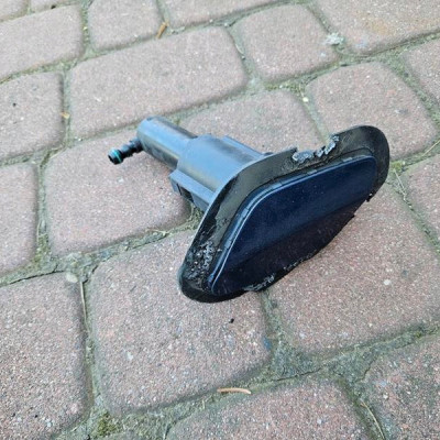 Spryskiwacz sprysk zaślepka lewa podstawa Opel Mokka MOKKA X 95217682