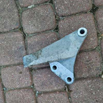 Uchwyt mocowanie reduktora skrzyni łapa 1.4T Opel Mokka MOKKA X 55567043