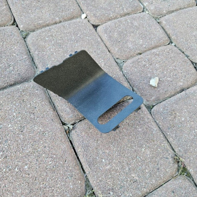 Zaślepka zatyczka osłona plastik bagażnika boczka Opel Crossland X 13475669