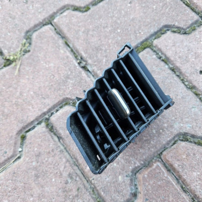 Kratka deski chrom chromowana nawiewu lewa Opel Crossland X 13461693