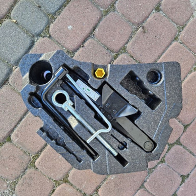 Zestaw naprawczy koła lewarek podnośnik Opel Crossland 39138951