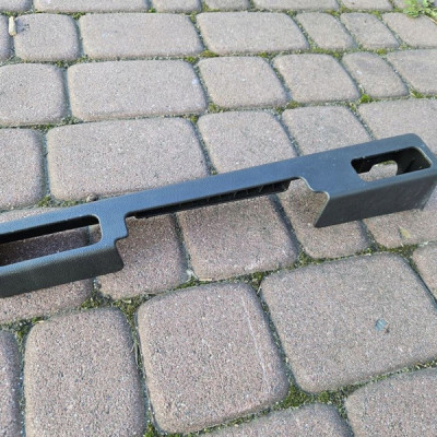 Uchwyt mocowanie osłona plastik fotela prawy Opel Crossland 39082171