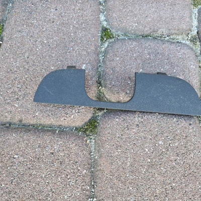 Plastik obudowa osłona wnętrza plastik lewy Opel Crossland 13464968