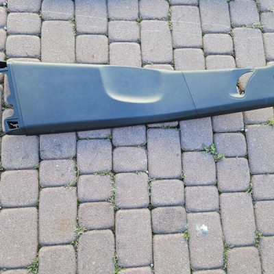 Plastik obudowa osłona słupka prawa wnętrza Opel Crossland X 39138933