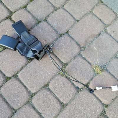 Zapinka wpinka pasa pasów tył Opel Crossland X 39172070