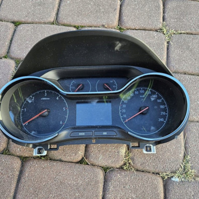 Licznik zegary 1.5D Opel Crossland X 9822632880 9822632880 00